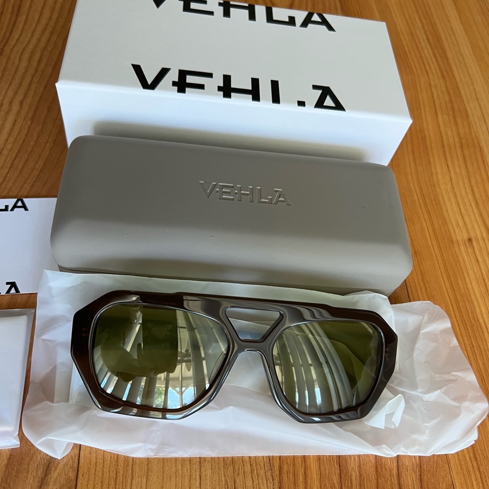 BRAND NEW Vehla Sunglasses River Coco Khaki Sunnies NWT comes with box